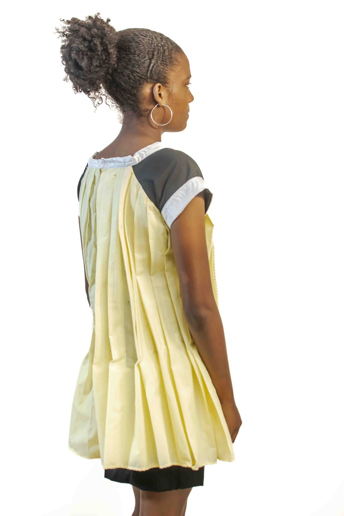 Female yellow dashiki